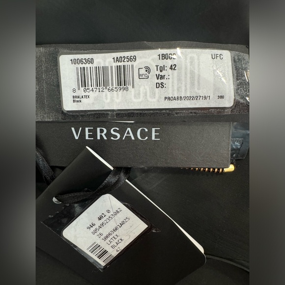 Versace Medusa Latex Crop Top, Black - Picture 11 of 14